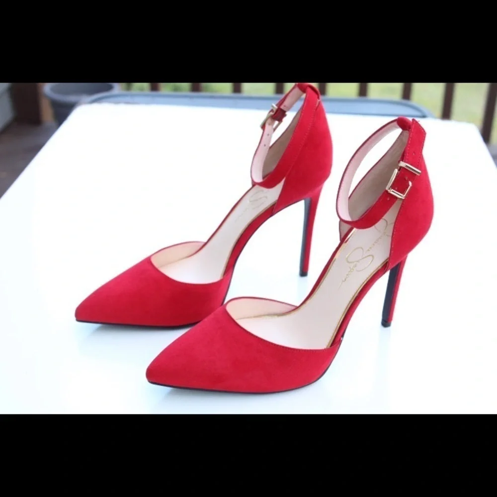 Jessica Simpson Parker pumps